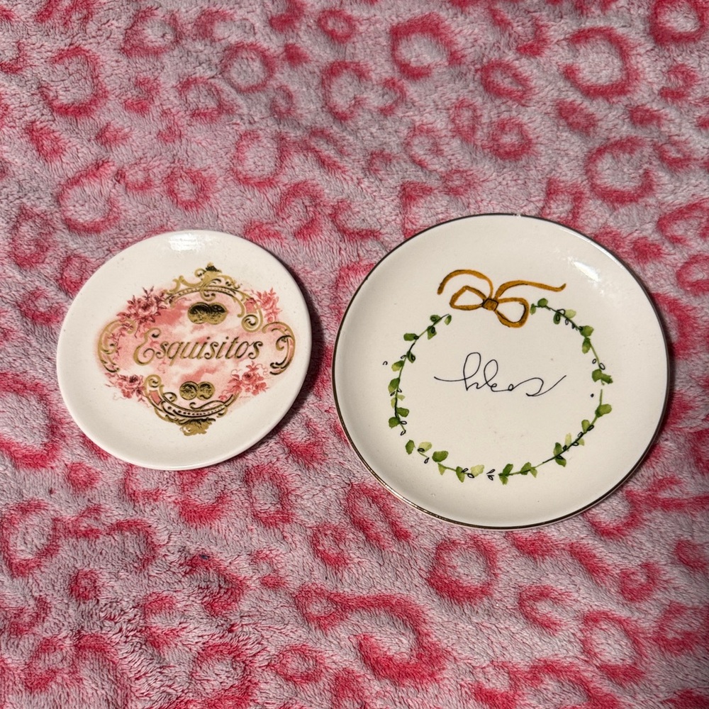 Decorative Plates - White and Pink